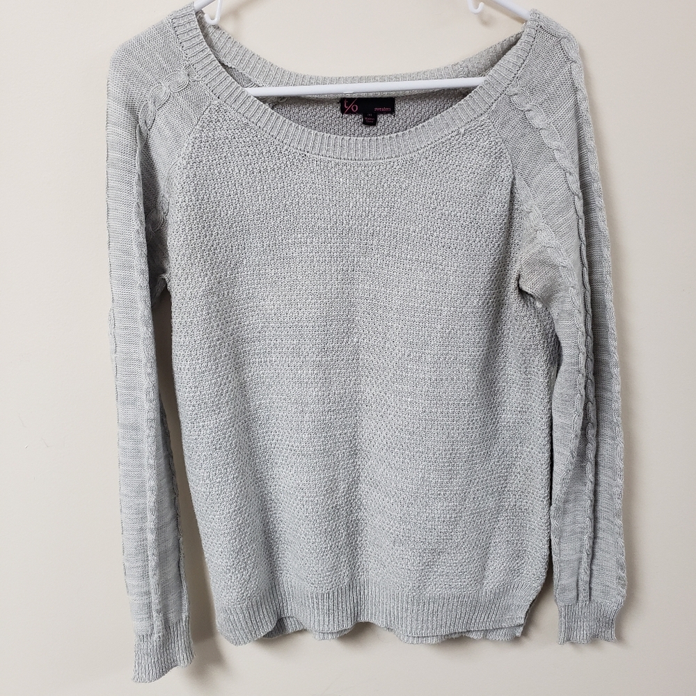 T/O Grey Sweater Wffle Kint Cable Size Medium